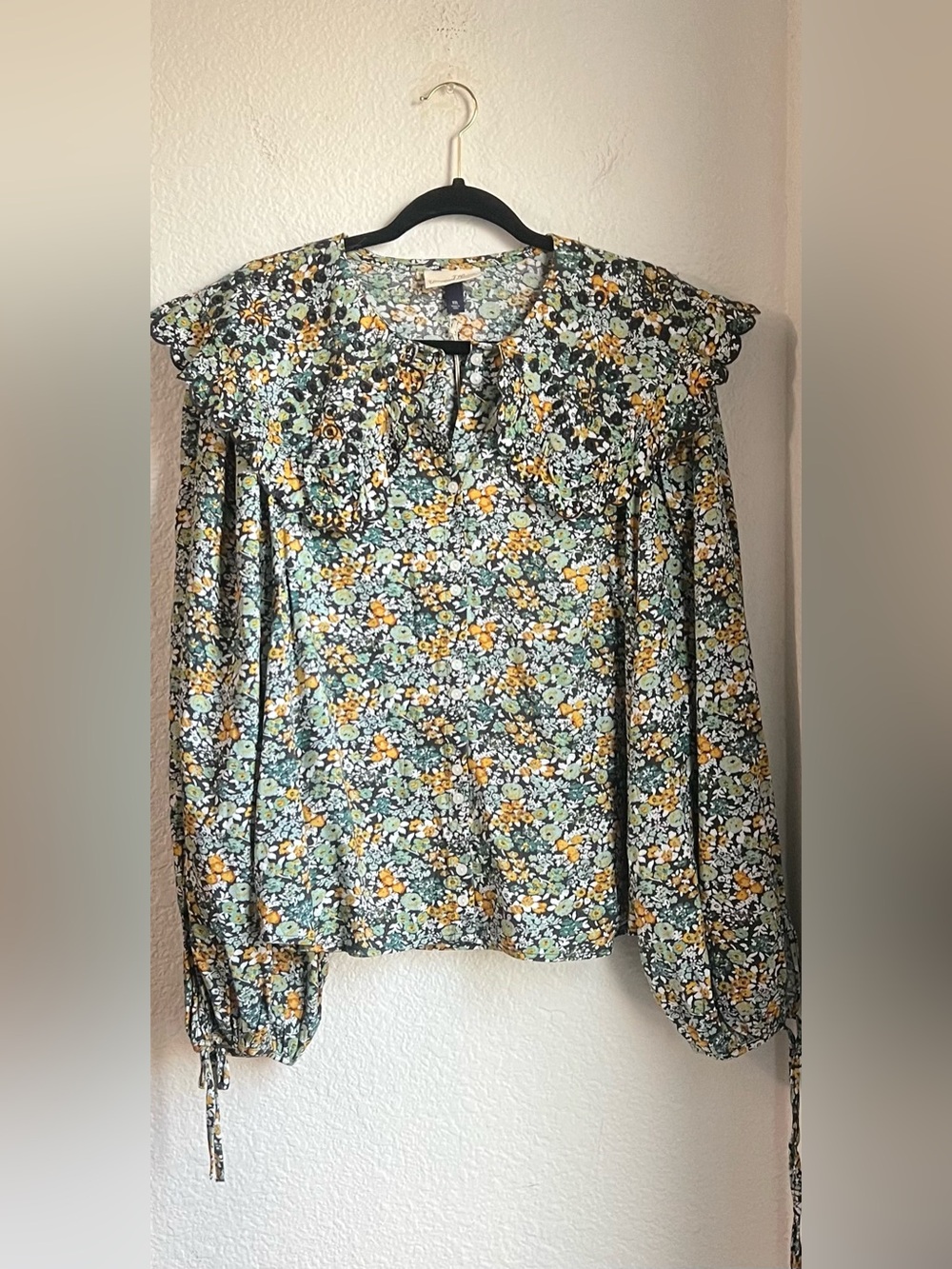 Universal Thread Floral Blouse - Picture 2 of 5